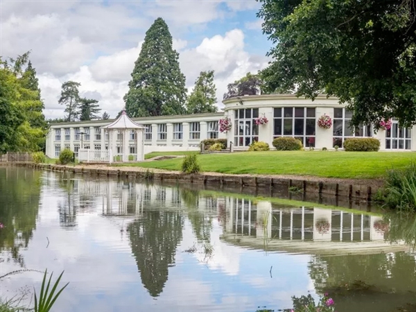 DoubleTree by Hilton Cheltenham, formerly the Cheltenhma Park Hotel