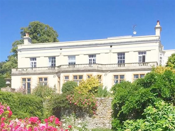 Glenfall House situated in Charlton Kings and is the perfect place to stay for the Cheltenham Festivals