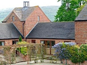 Hunting Butts Cottages - Owl’s Retreat